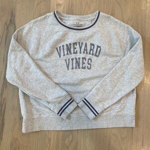 Vineyard Vines Women’s Cropped Sweatshirt—XL